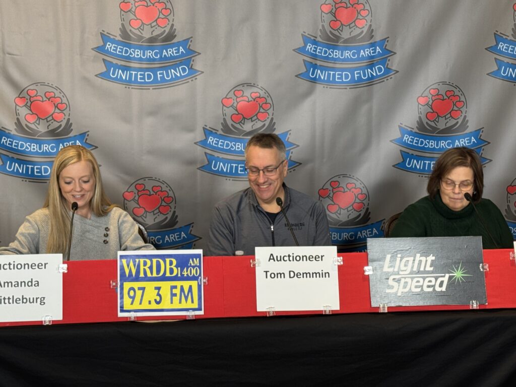 Reedsburg radio auction exceeds fundraising goal - Wisconsin ...